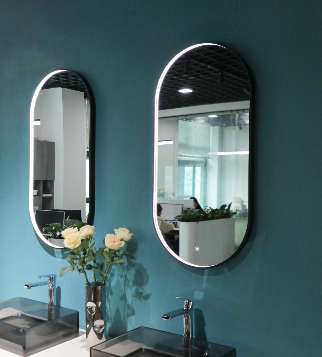 Ovale spiegel met zwart frame, met direct LED verlichting en verwarming, 450x900mm